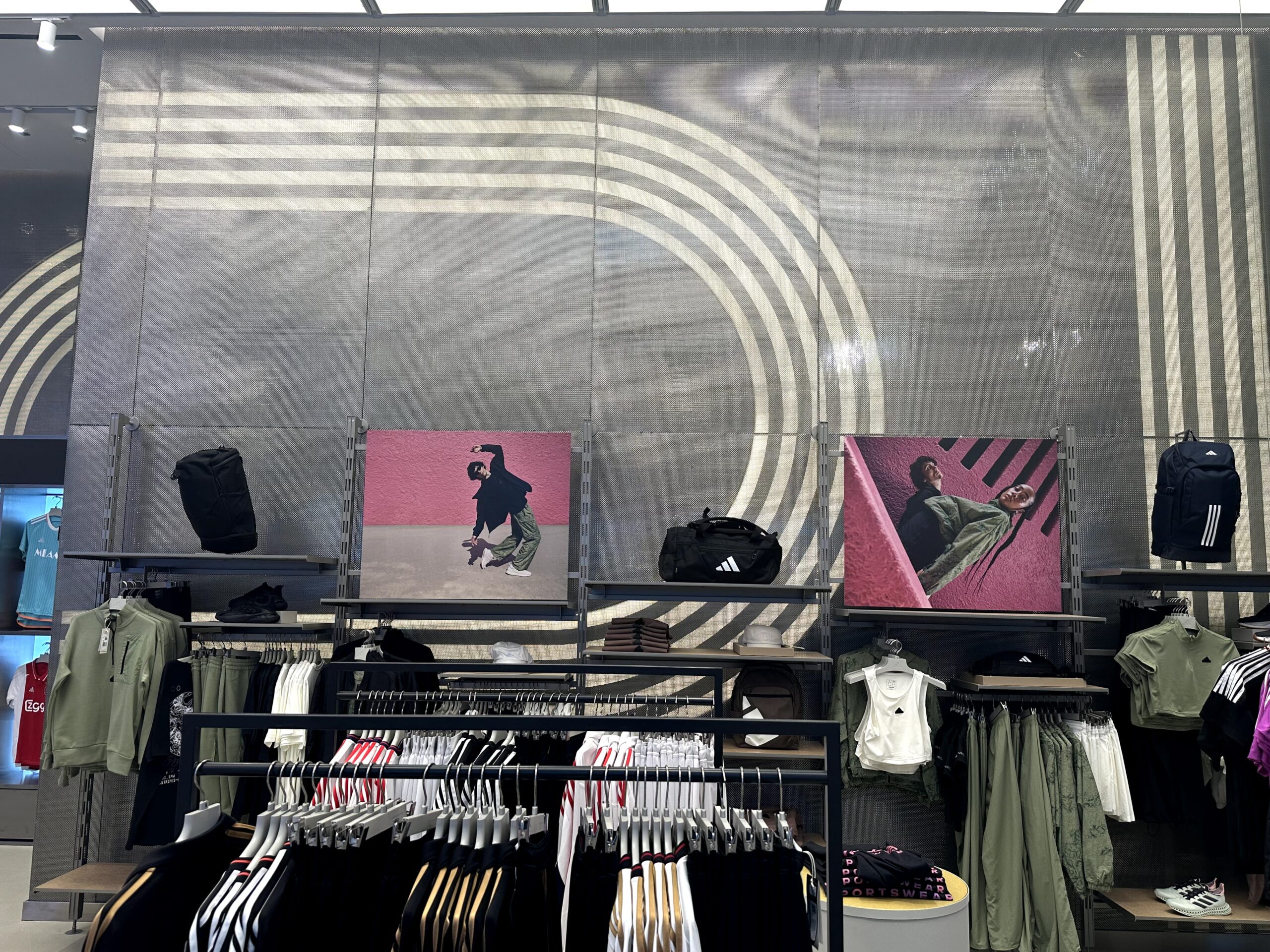 Adidas_Young_3