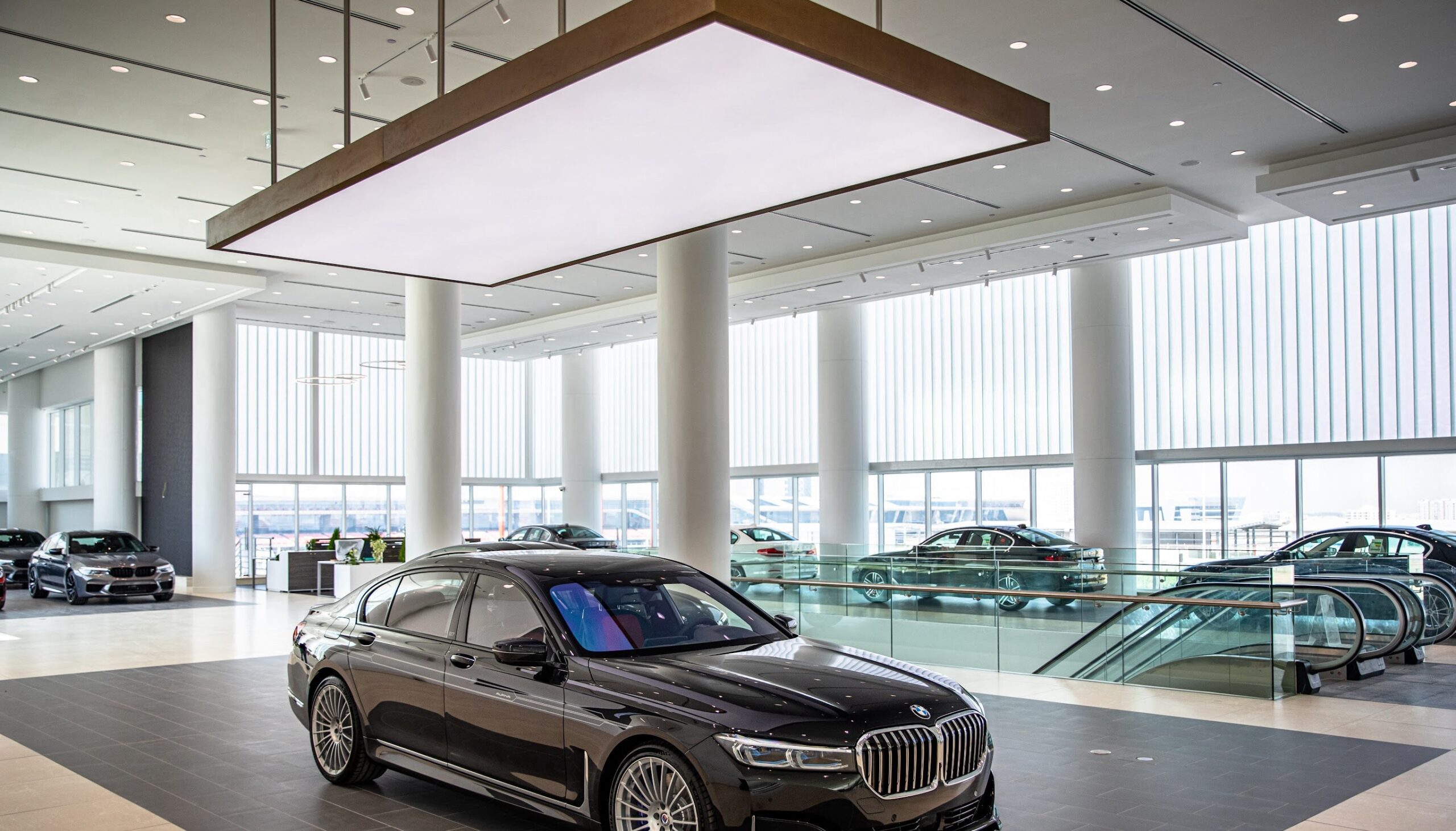 BMW Showroom Motor City 2-min