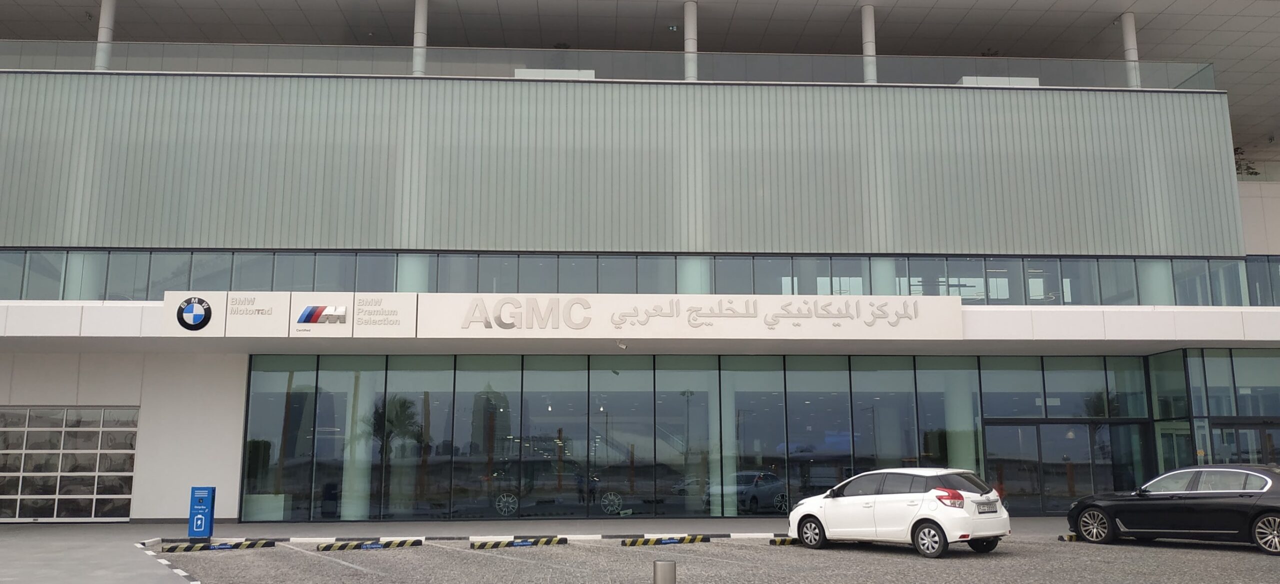 BMW Showroom Motor City 2-min