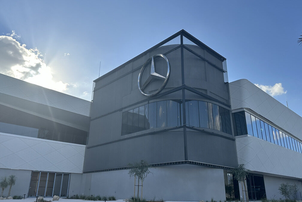 Mercedes-Benz Flagship Showroom D3