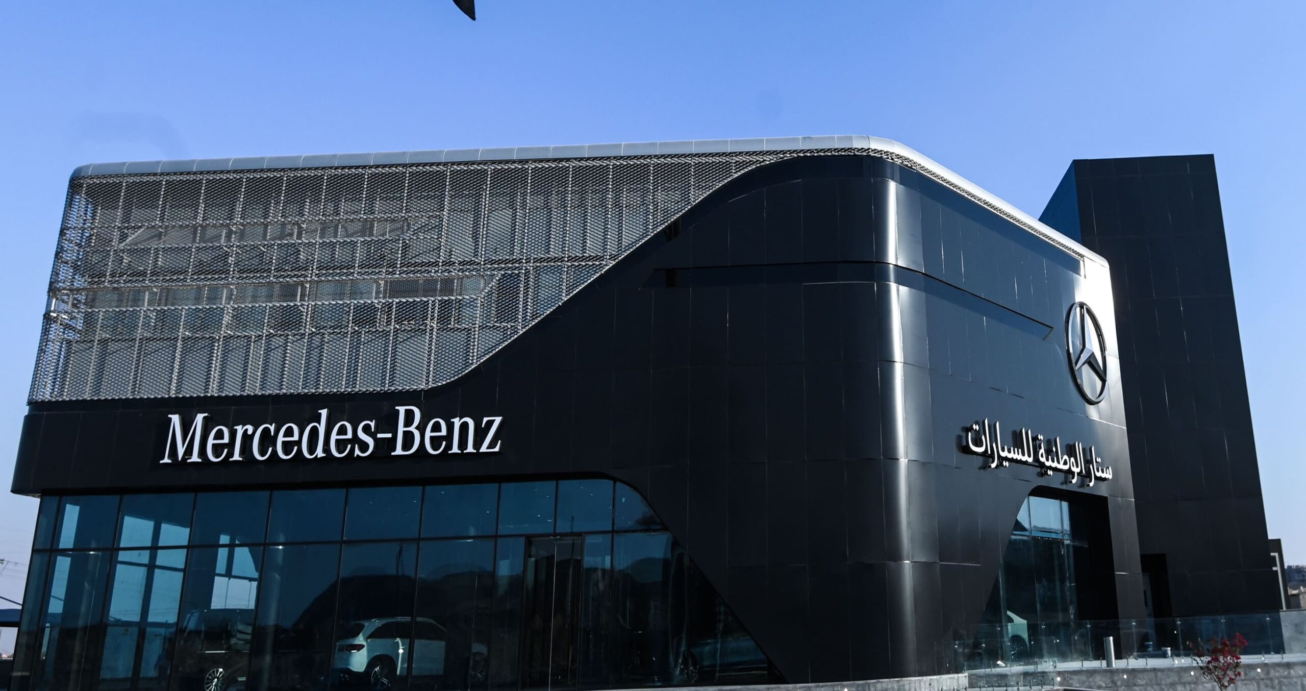 Mercedes_Showroom_3