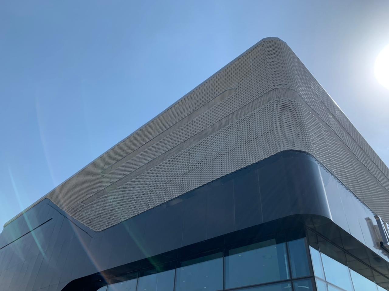 Mercedes_Showroom_4
