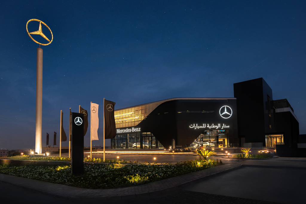 Mercedes_Showroom_6
