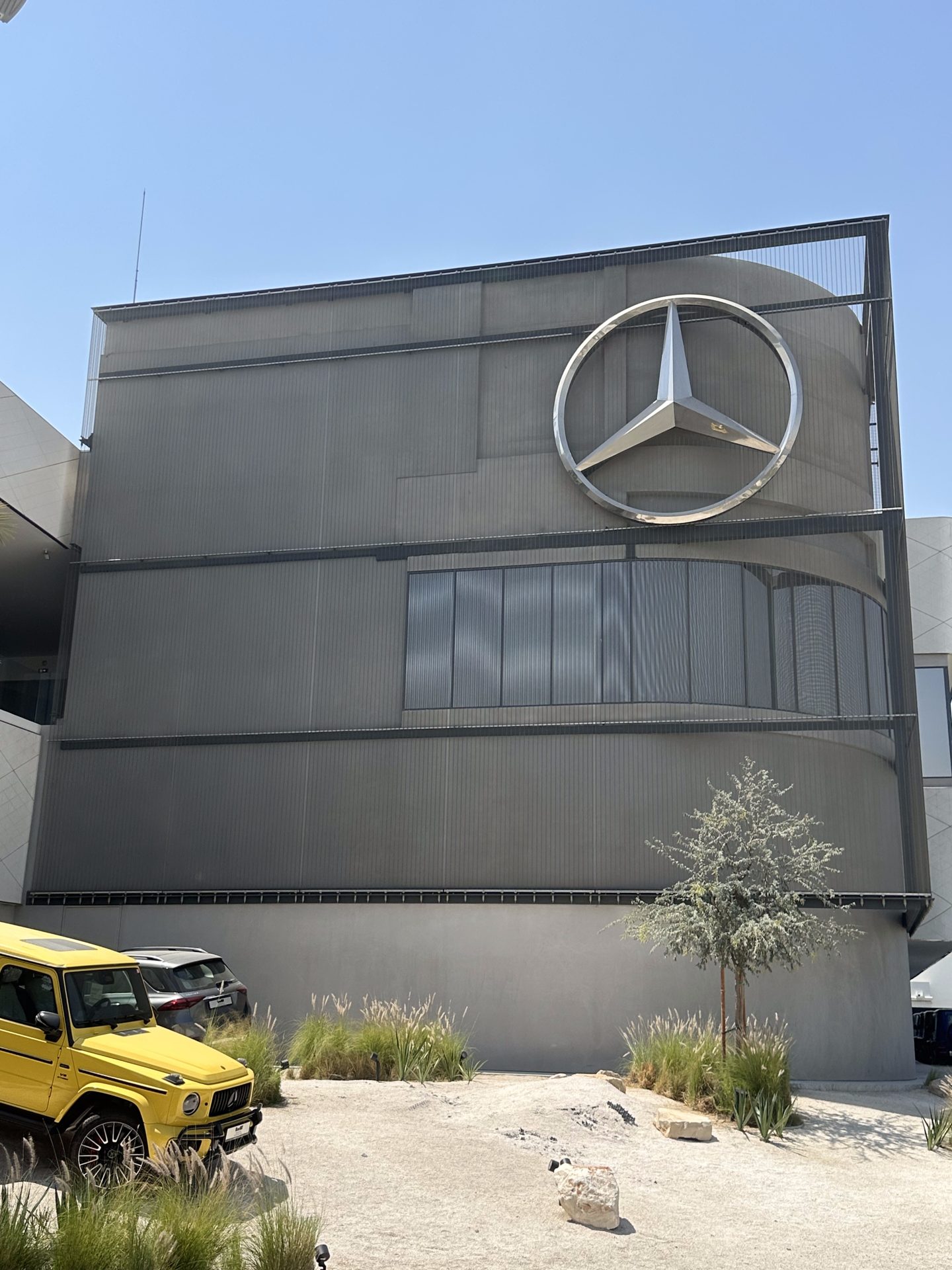 Mercedes Benz Flagship Showroom D3 — KAPHS architectural project, Dubai