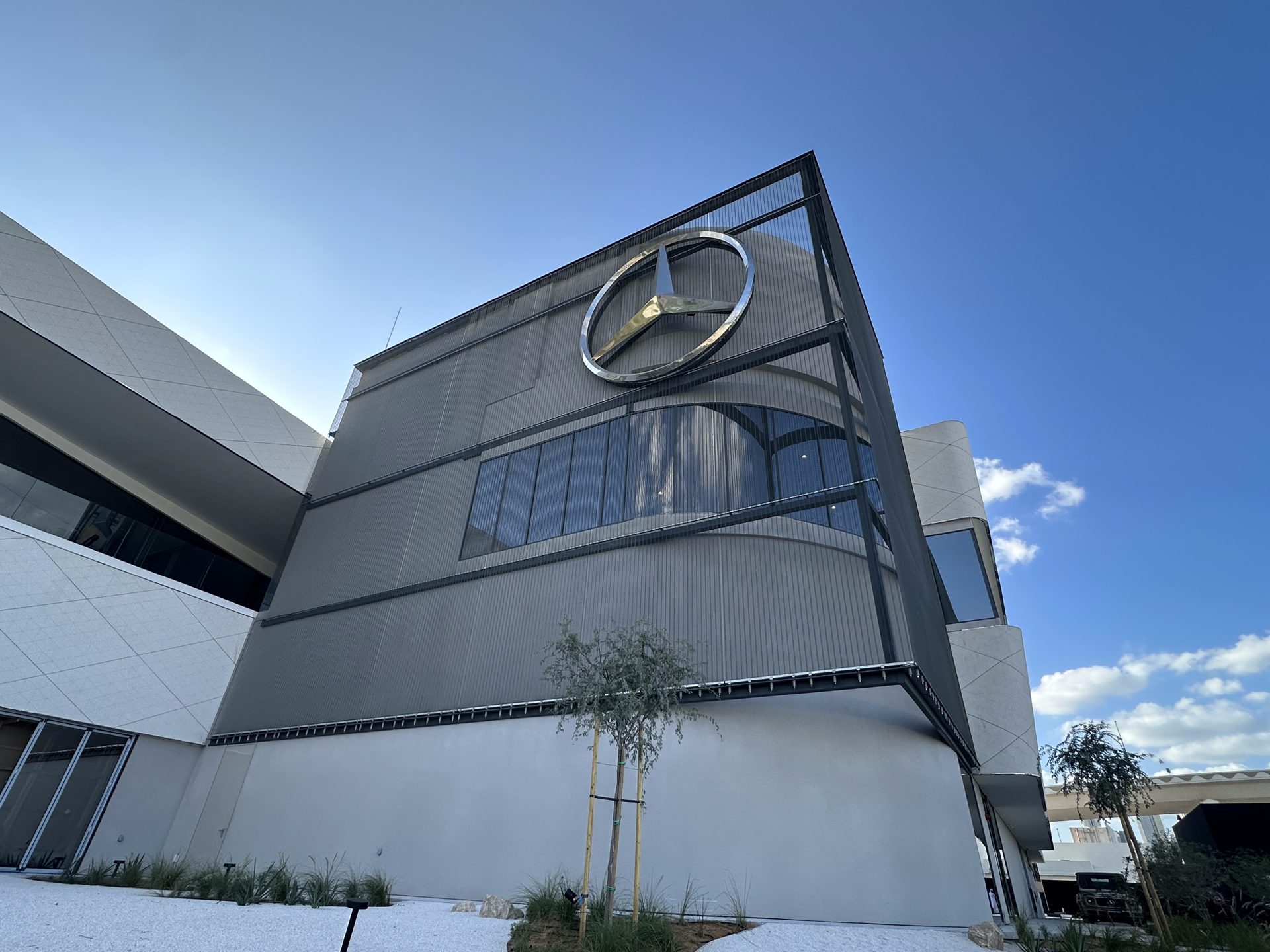 Mercedes Benz Flagship Showroom D3 — KAPHS architectural project, Dubai