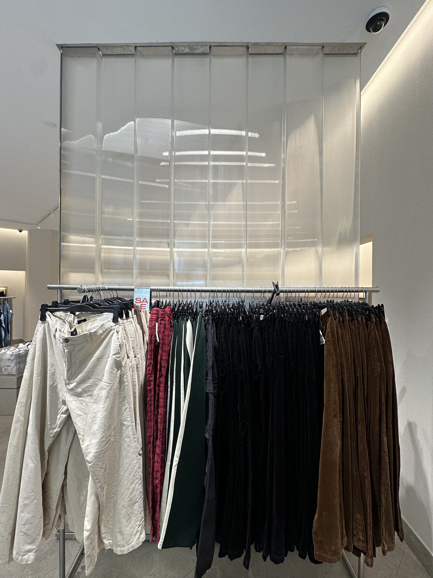 H&M Yas Mall — KAPHS architectural project, Dubai
