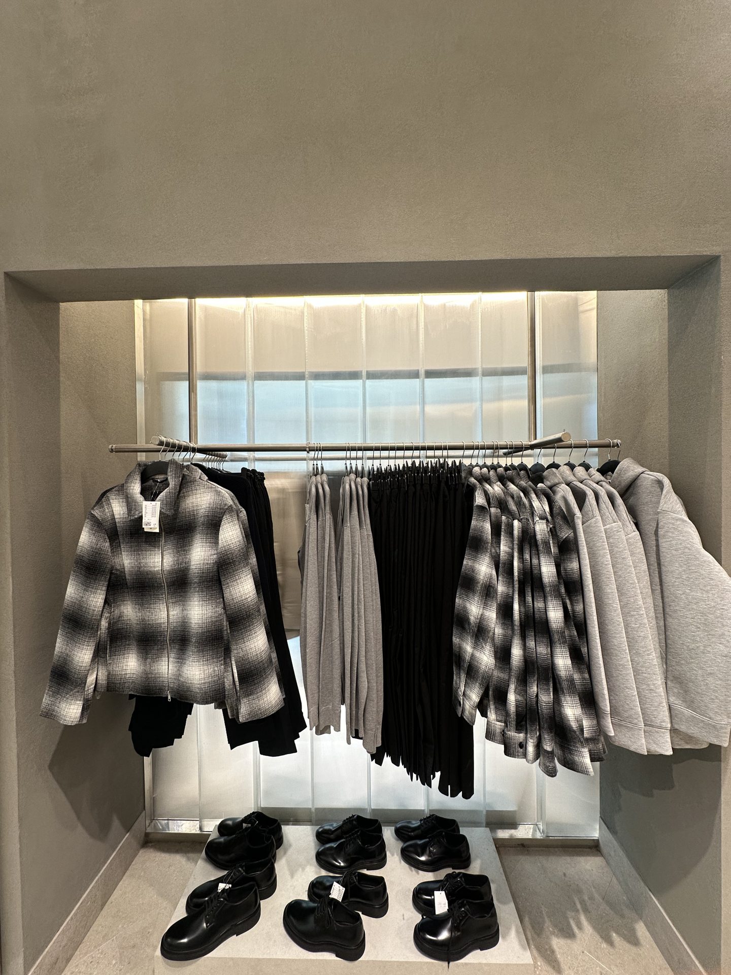 H&M Yas Mall — KAPHS architectural project, Dubai