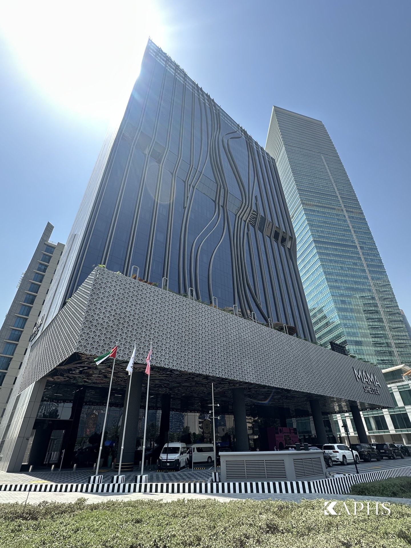 Cast-aluminium arrow-slit Mashrabiya screen at the Mama Shelter Hotel podium, Business Bay Dubai — KAPHS