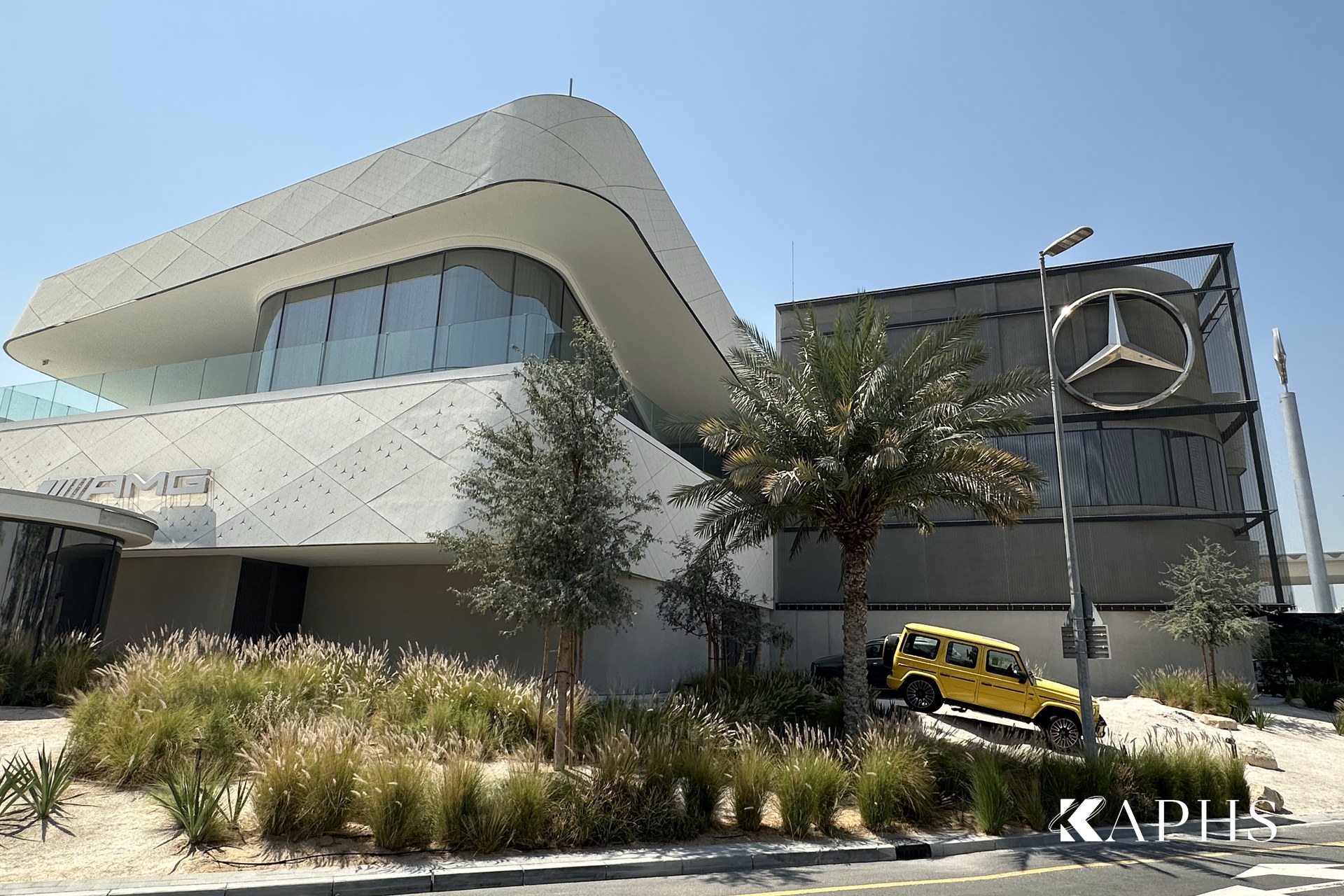 Mercedes-Benz Flagship Showroom D3