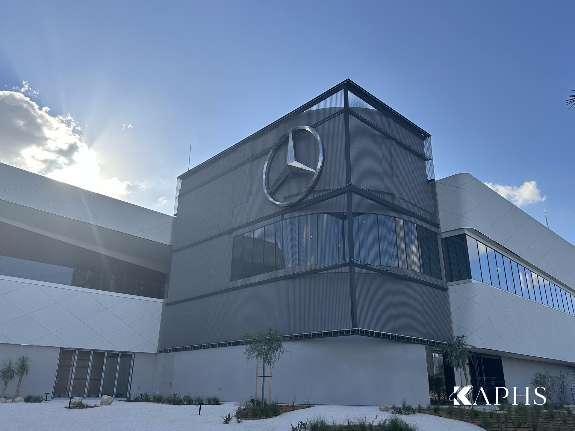 Mercedes-Benz flagship showroom clad in grey architectural wire mesh, Dubai d3 — KAPHS