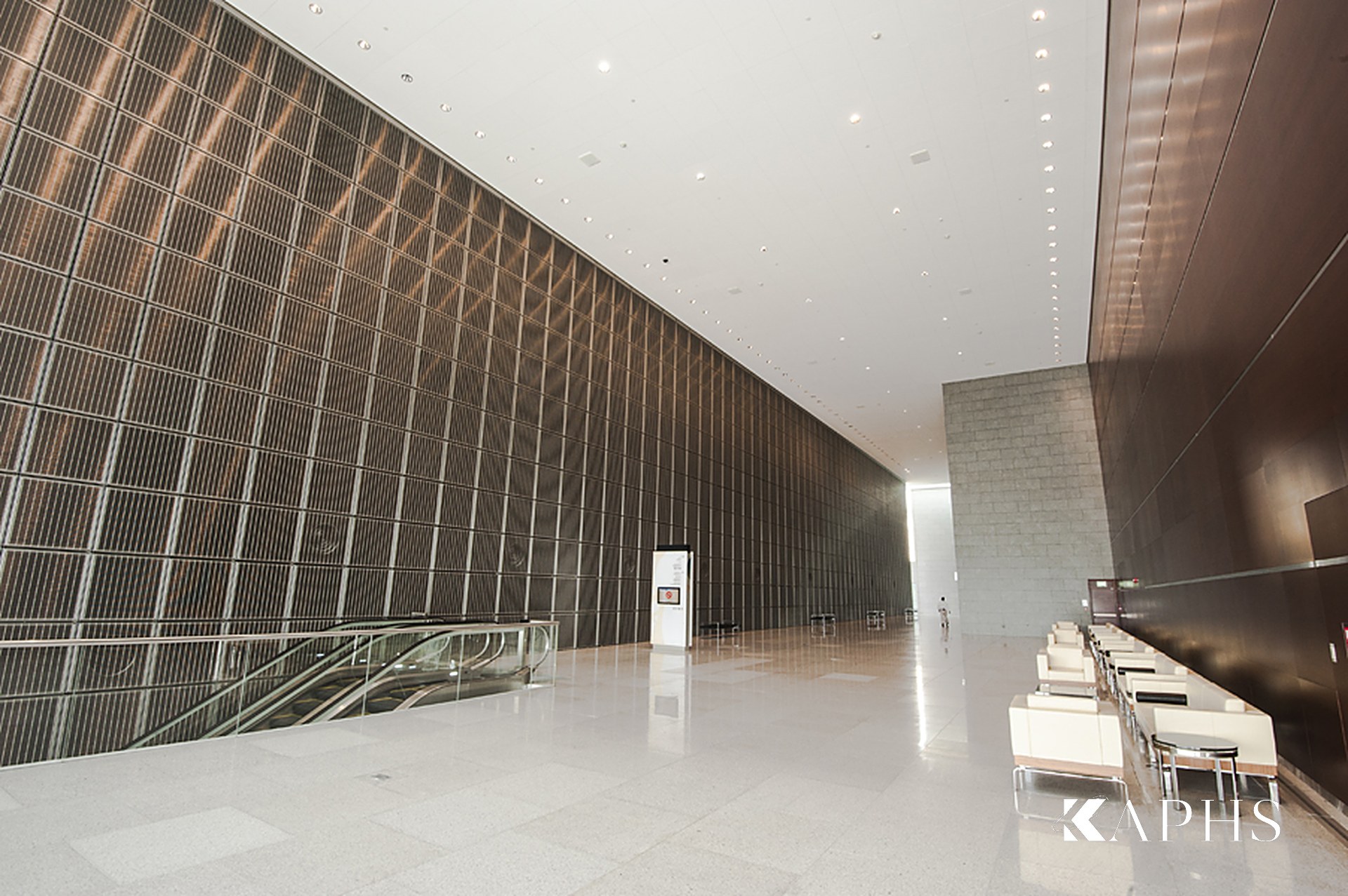 Bronze wire mesh cladding detail, Qatar National Convention Centre Doha — KAPHS