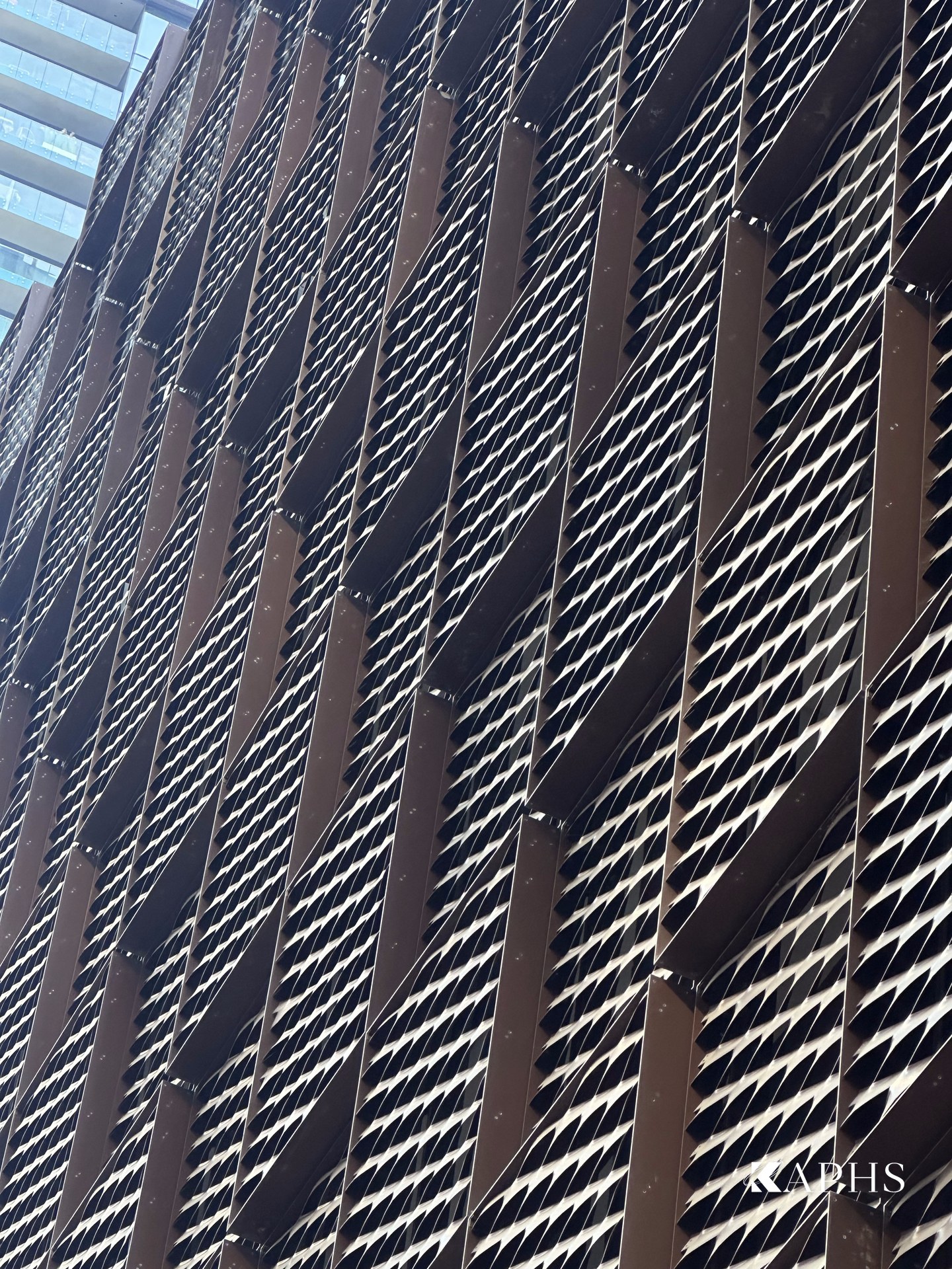 Alternating attachment depth in the ExpandForm expanded metal mesh façade, Marina Gate Tower 3 — KAPHS