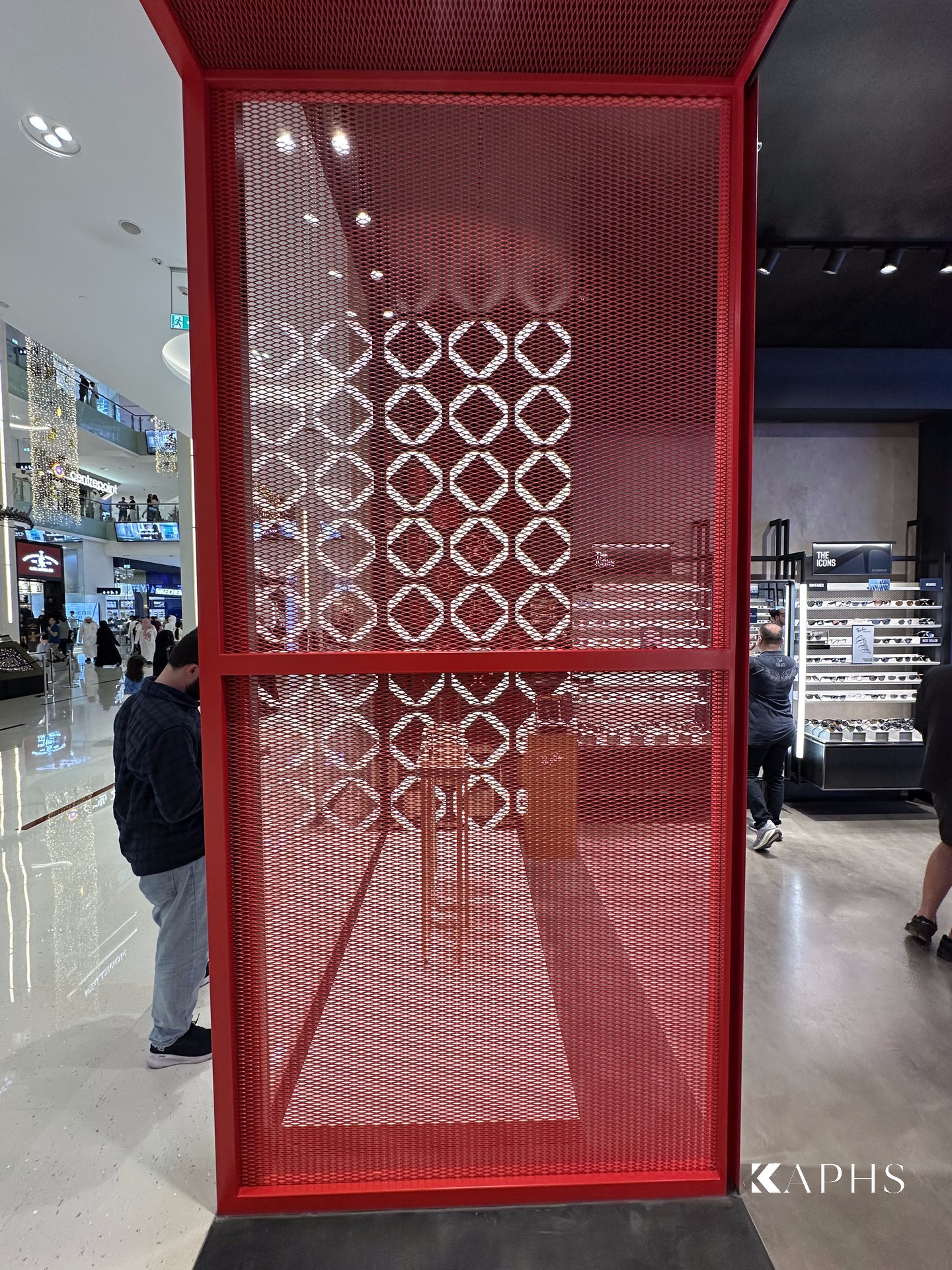ExpandForm expanded metal mesh feature detail, Ray-Ban store The Dubai Mall — KAPHS