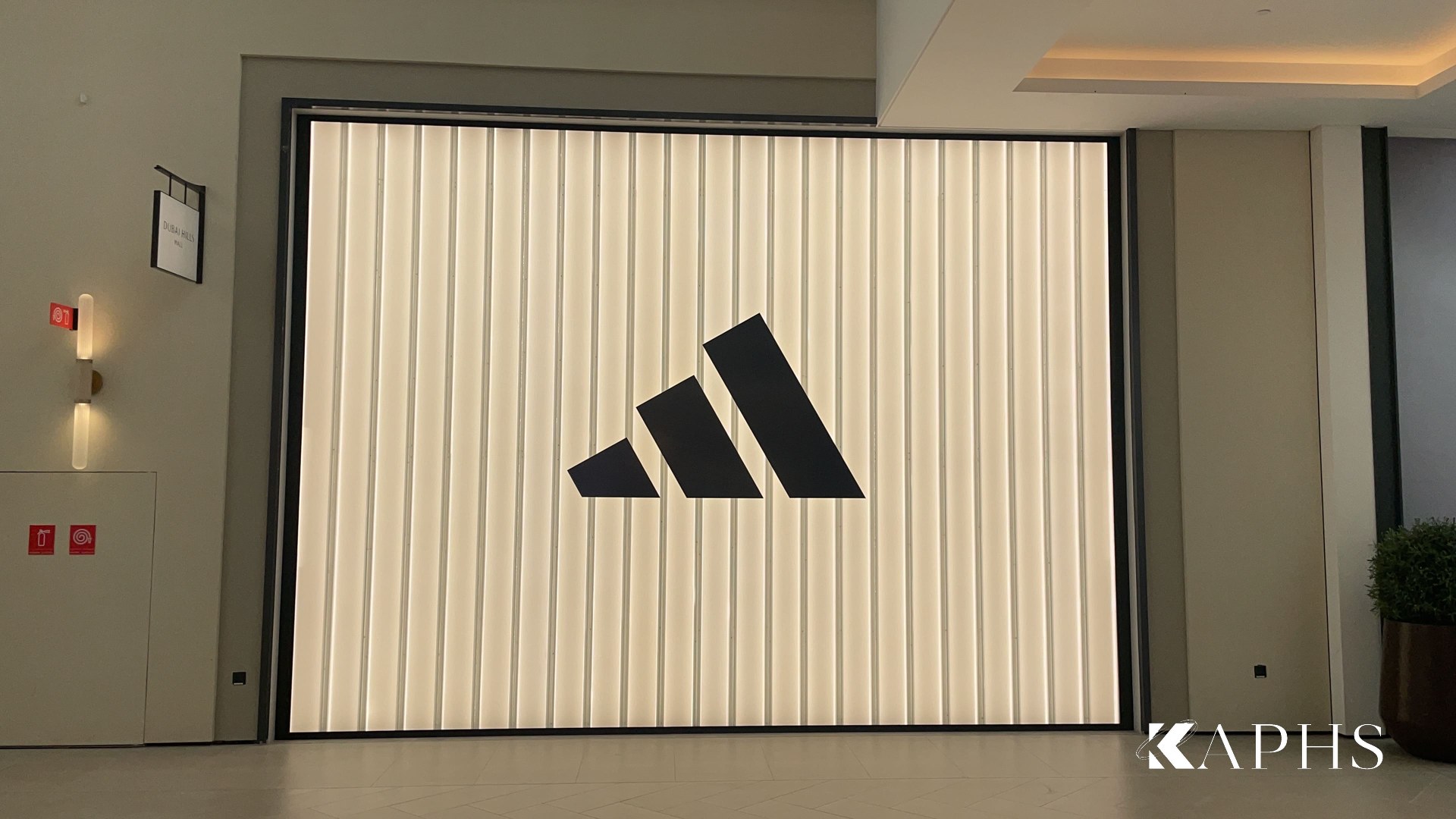 LINIT U-channel glass feature wall, adidas Dubai Hills Mall — KAPHS