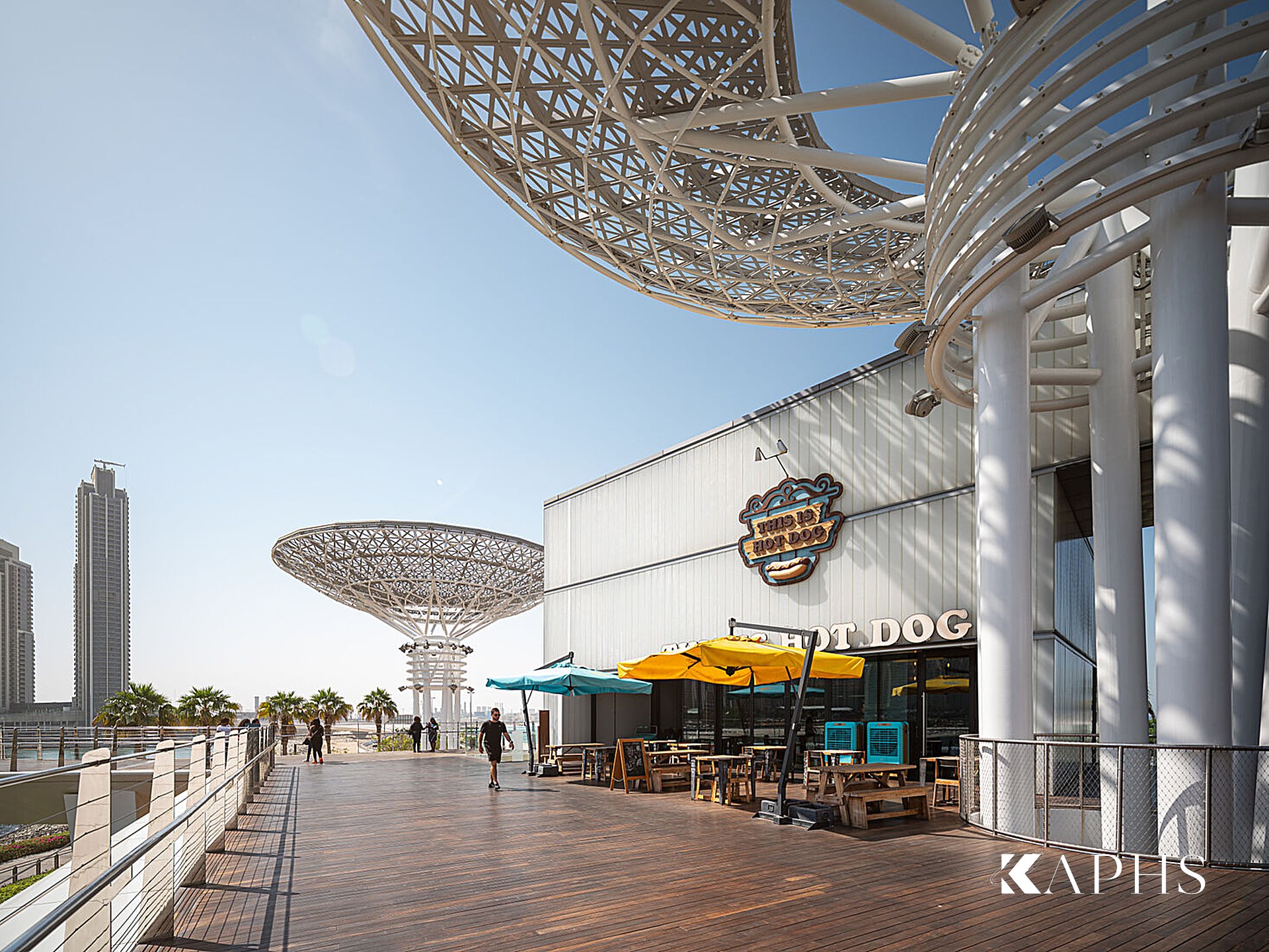Bluewaters Island promenade with LINIT U-channel glass cladding by day, Dubai — KAPHS