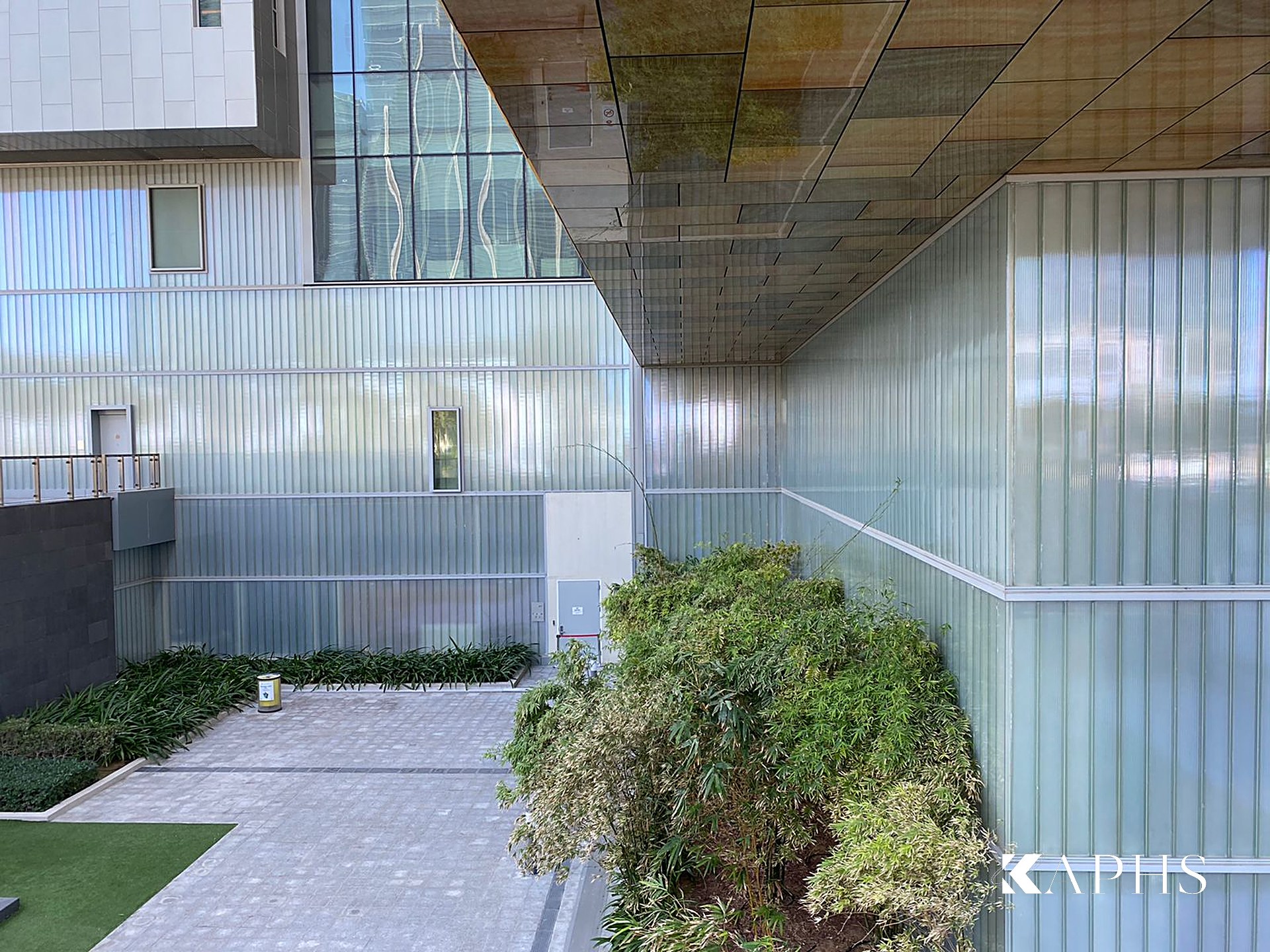 Translucent channel glass façade detail, Cleveland Clinic Abu Dhabi — KAPHS
