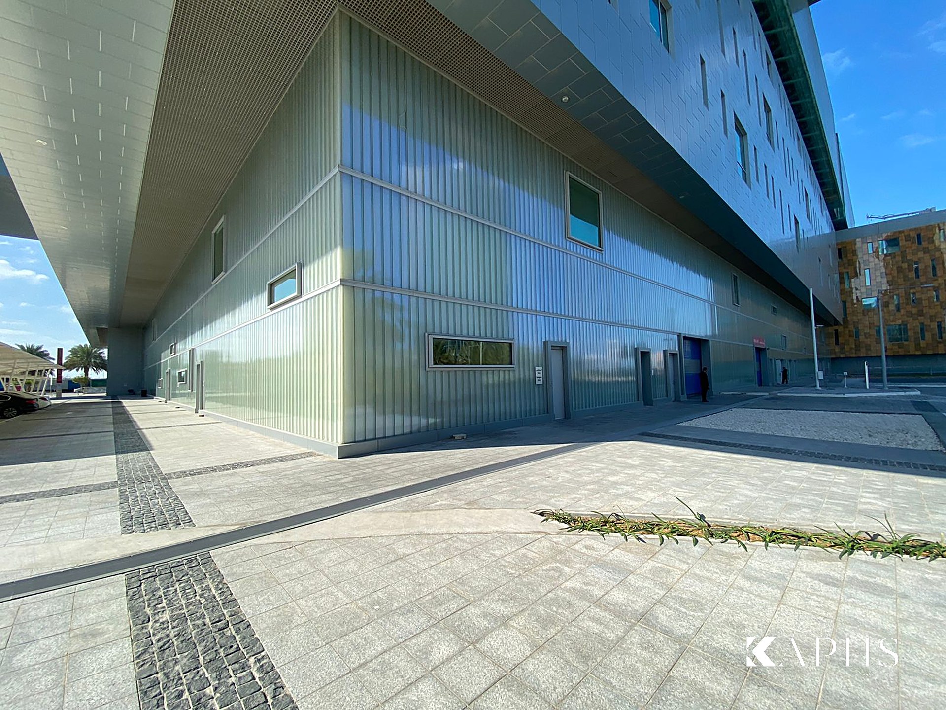 LINIT U-channel glass cladding detail, Cleveland Clinic Abu Dhabi — KAPHS