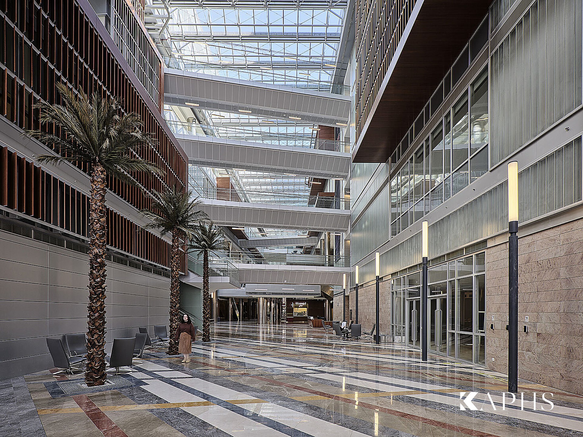 Glazed link bridge between the College of Engineering & Petroleum blocks, Kuwait — KAPHS U-channel glass