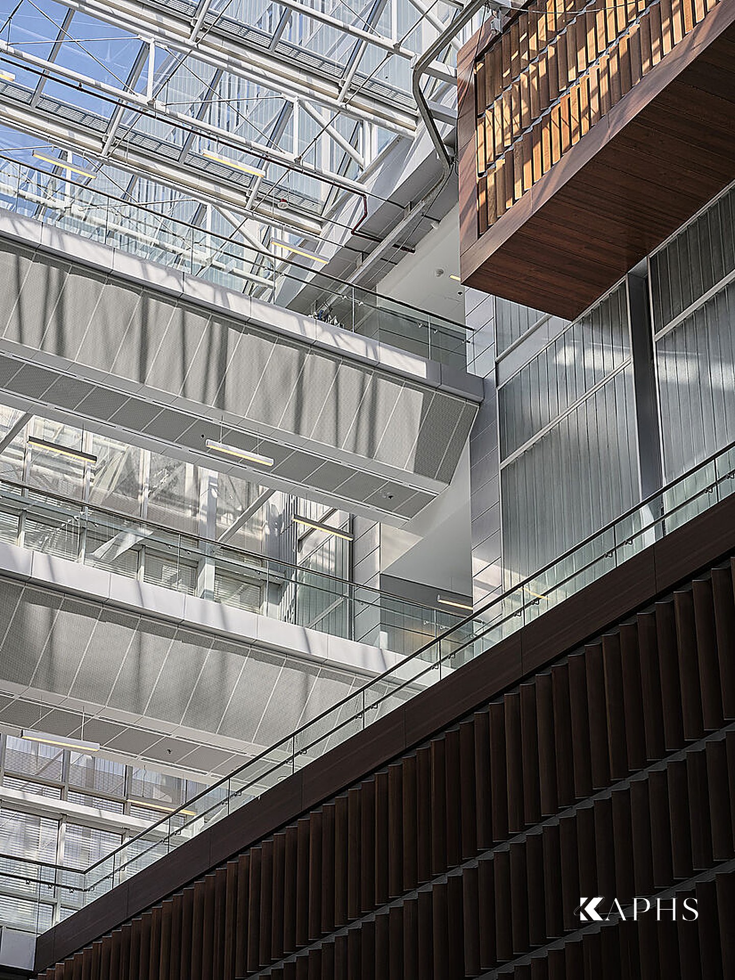 Daylit atrium of the College of Engineering & Petroleum, Kuwait — KAPHS U-channel glass project